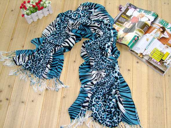 Finnish Leopard Scarf