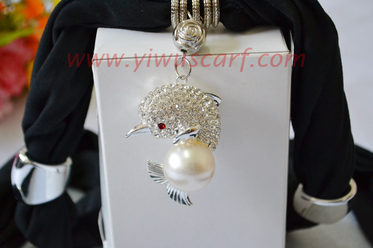 England Pendant scarves