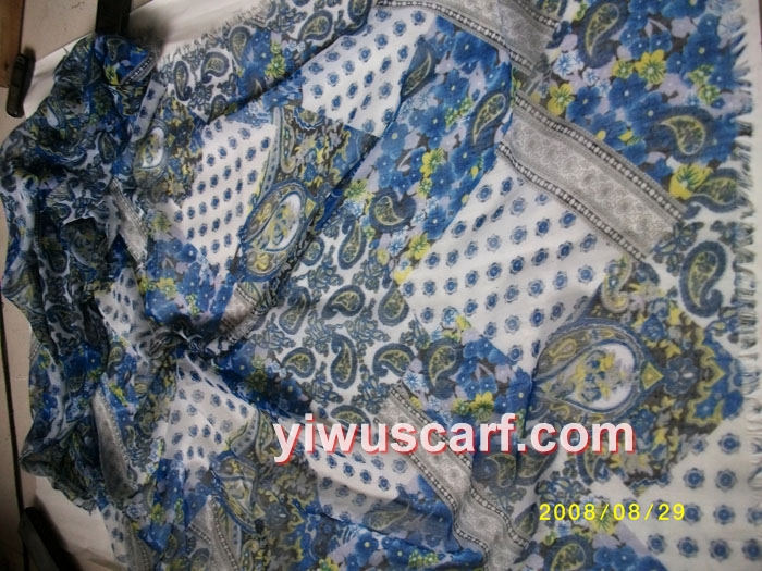 Barry yarn scarves