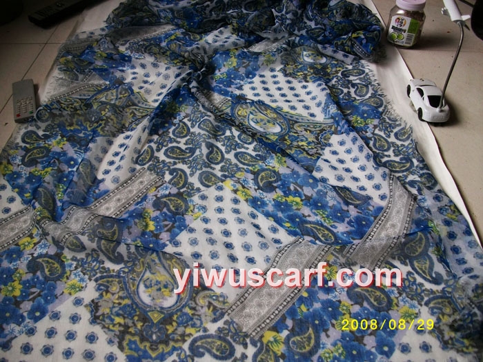 Barry yarn scarves