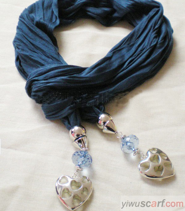 Ladies pendant Scarf