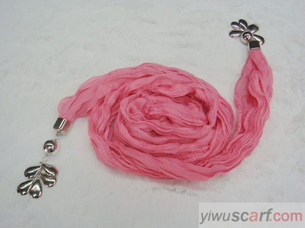 Ladies pendant Scarf