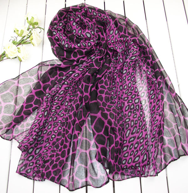 johnstons Paris Yarn leapord scarf