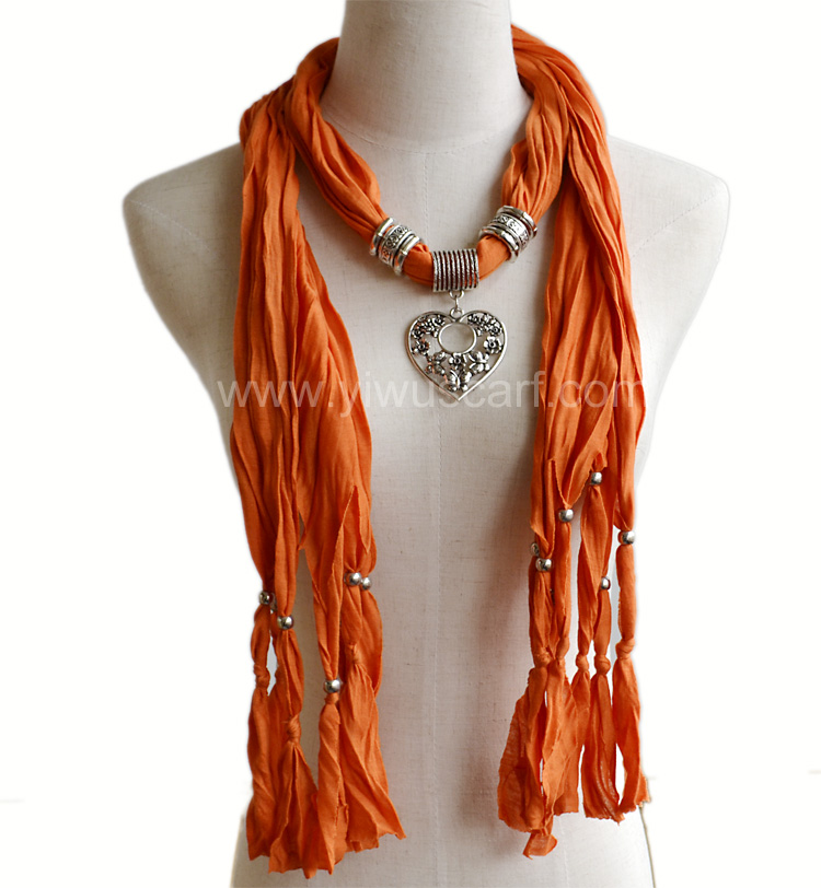 pendant scarf California