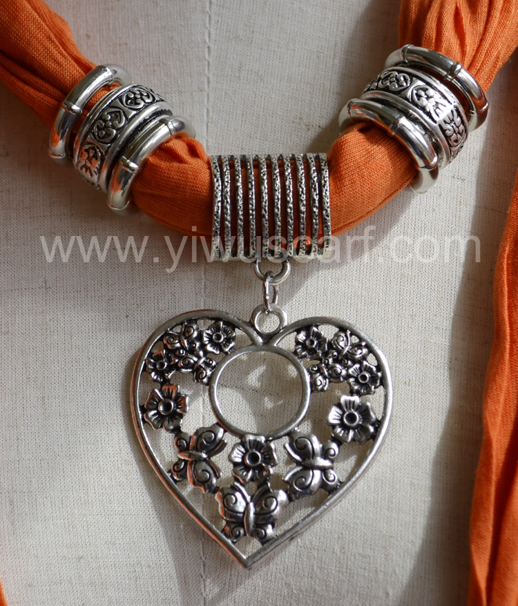 pendant scarf California