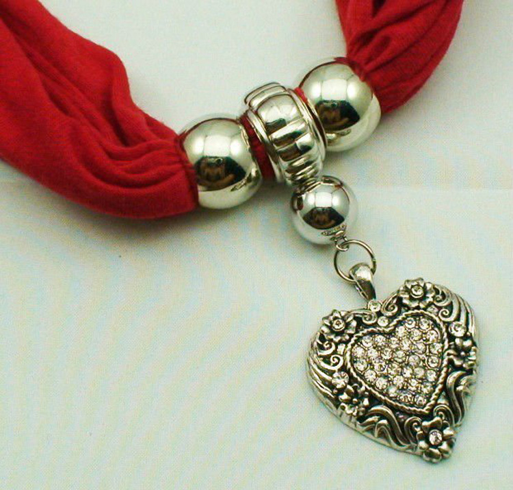 heart pendant scarf