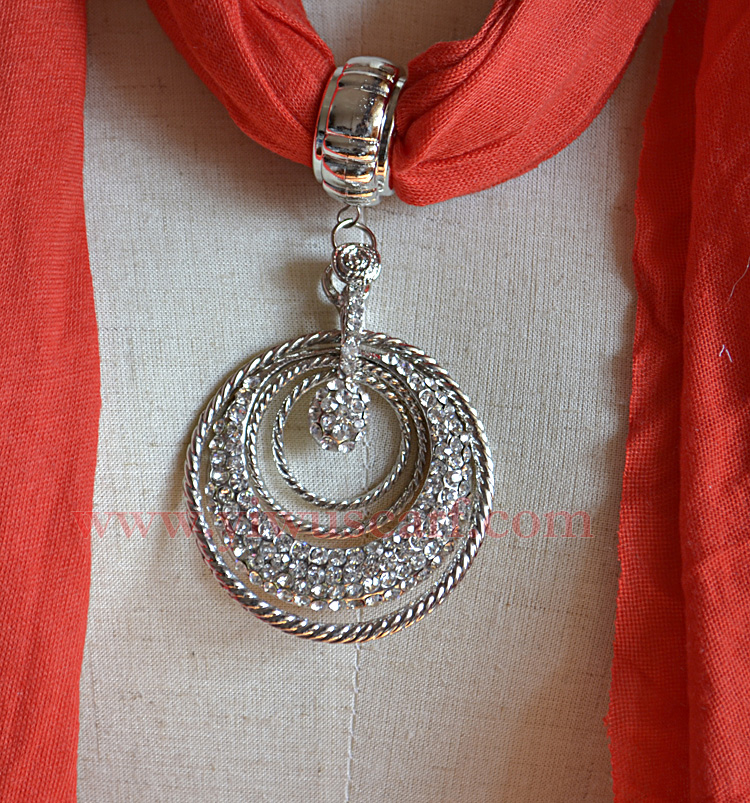 pendant scarf