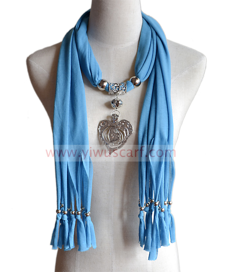 Large heart alloy pendant scarf