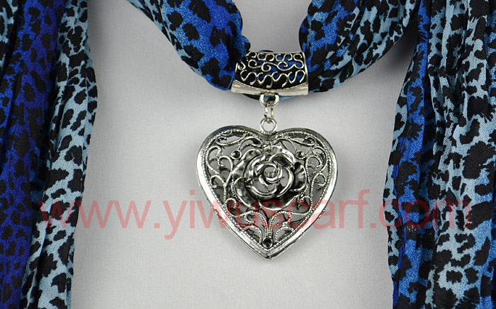 Leopard fashion pendant scarf