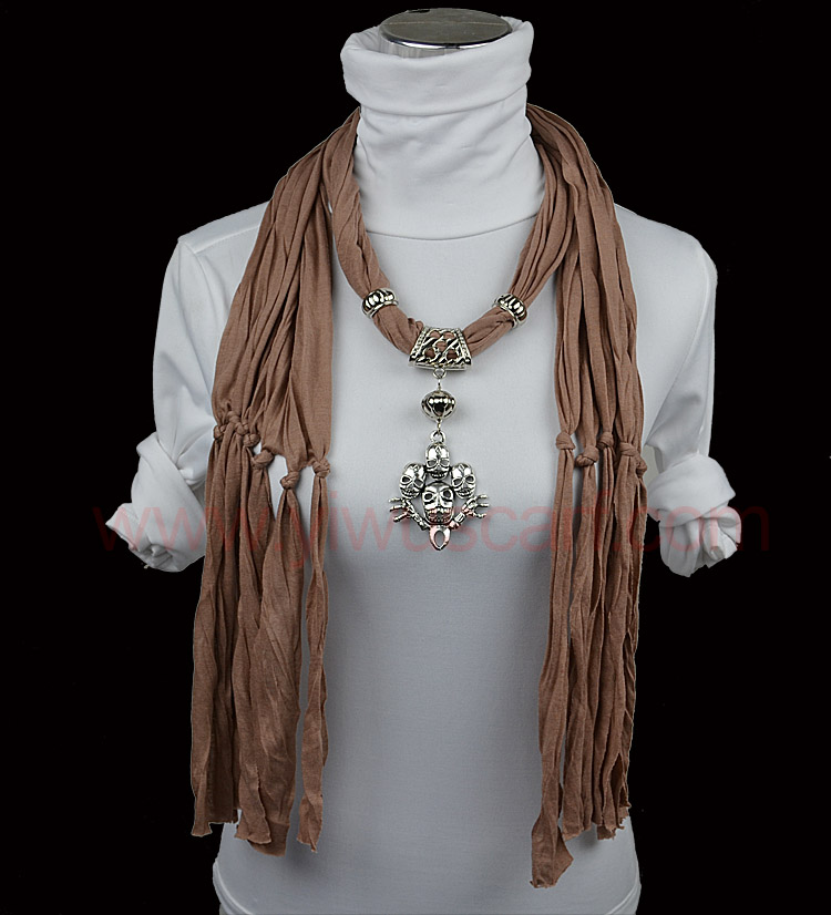 UK Skull Pendant Scarf