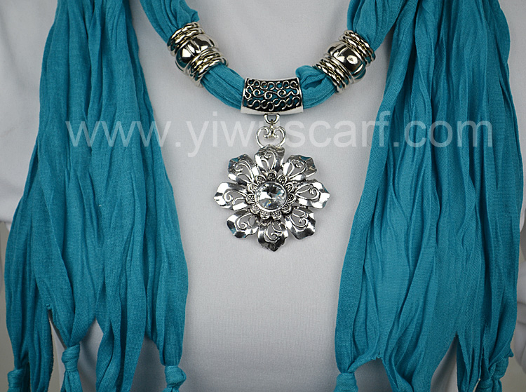Fashion Flower Pendant Scarf alloy