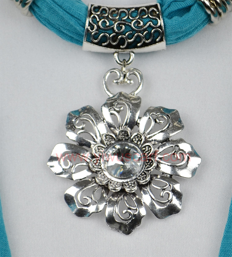 Fashion Flower Pendant Scarf alloy