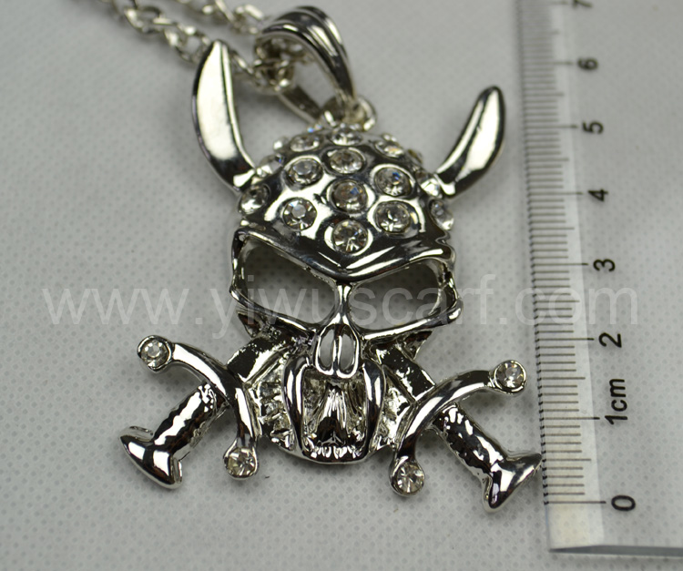 Pirate skull pendant scarf
