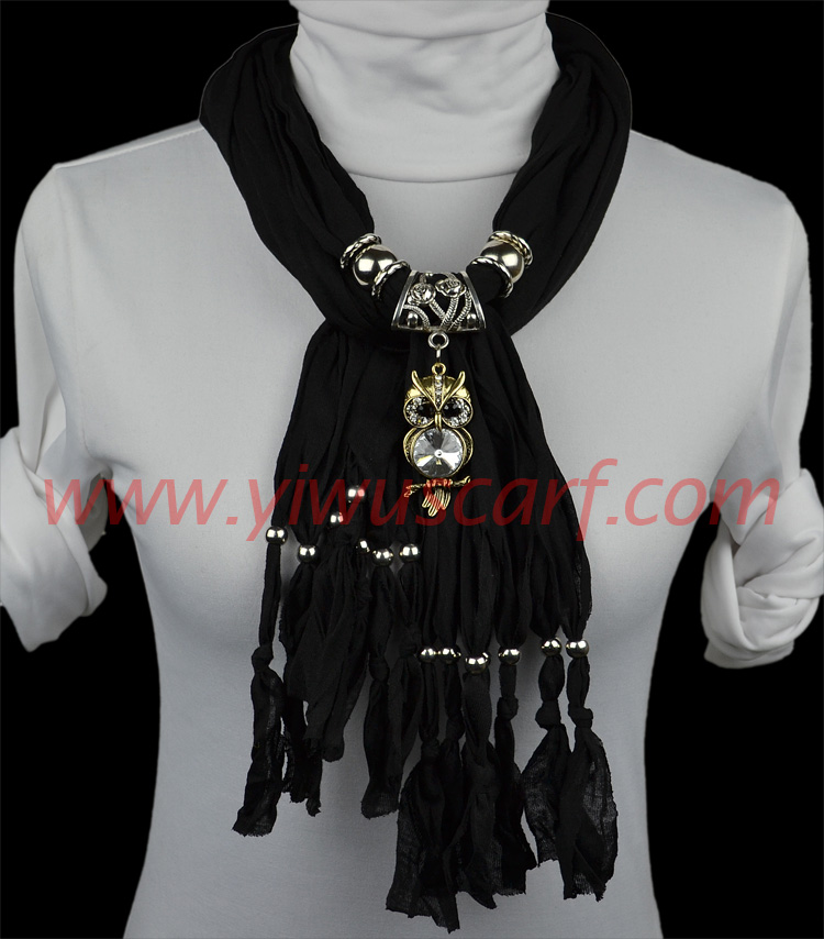 summer of women necklaces scarves