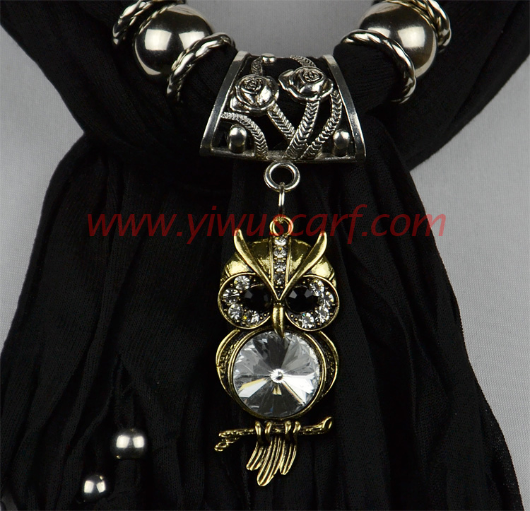 wholesale fashion alloy animal pendant scarf