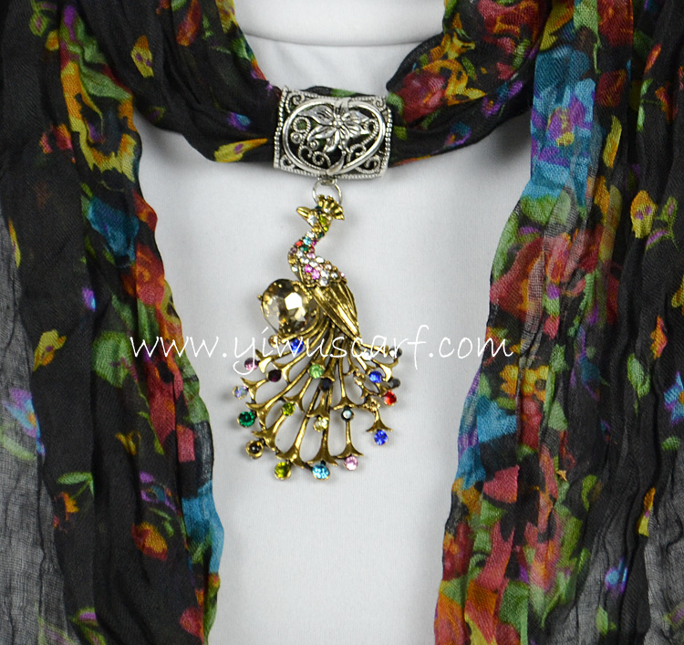 Animal pendant jewelry scarf