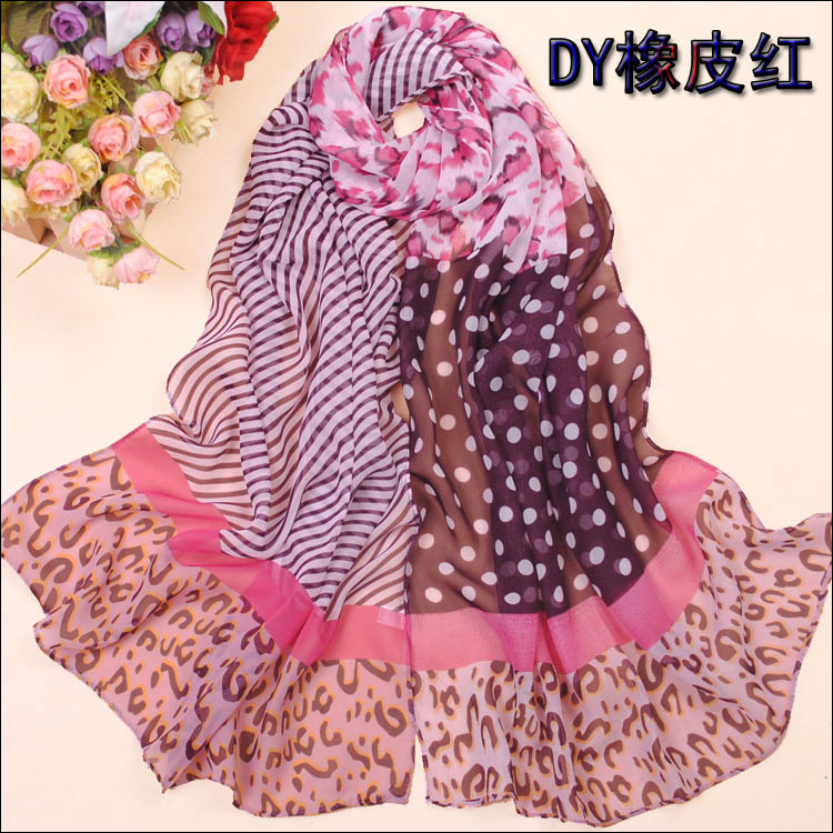 Zebra Leopard stitching the Scarf