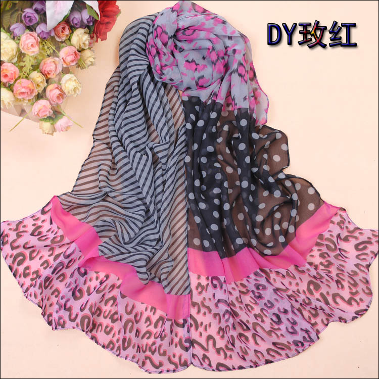 Zebra Leopard stitching the Scarf