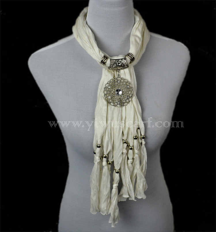 wholesale pendant scarf uk
