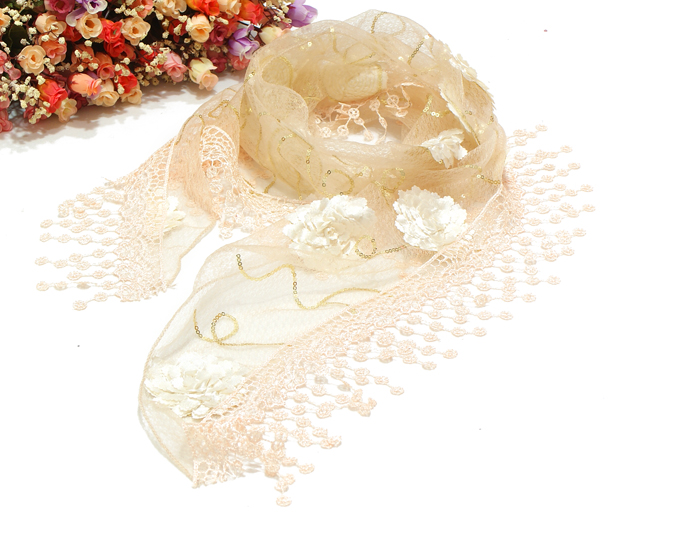 Bud silk scarf triangle