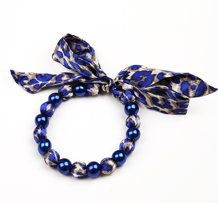 Pearl necklace scarf