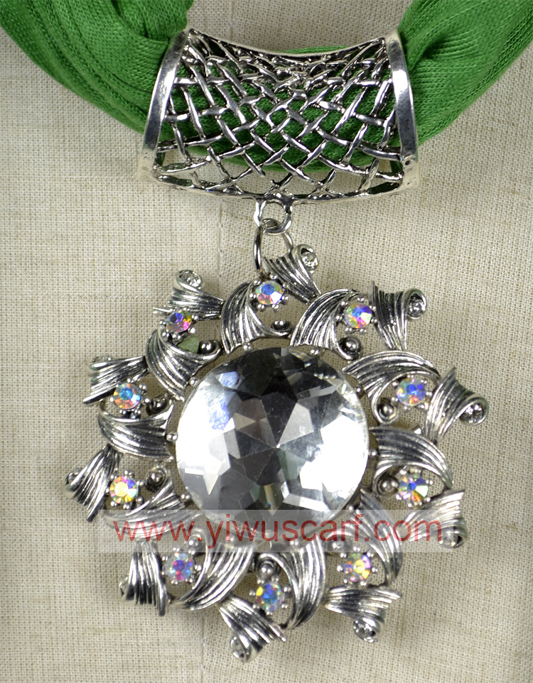 Sunflower pendant scarf lavender new collection