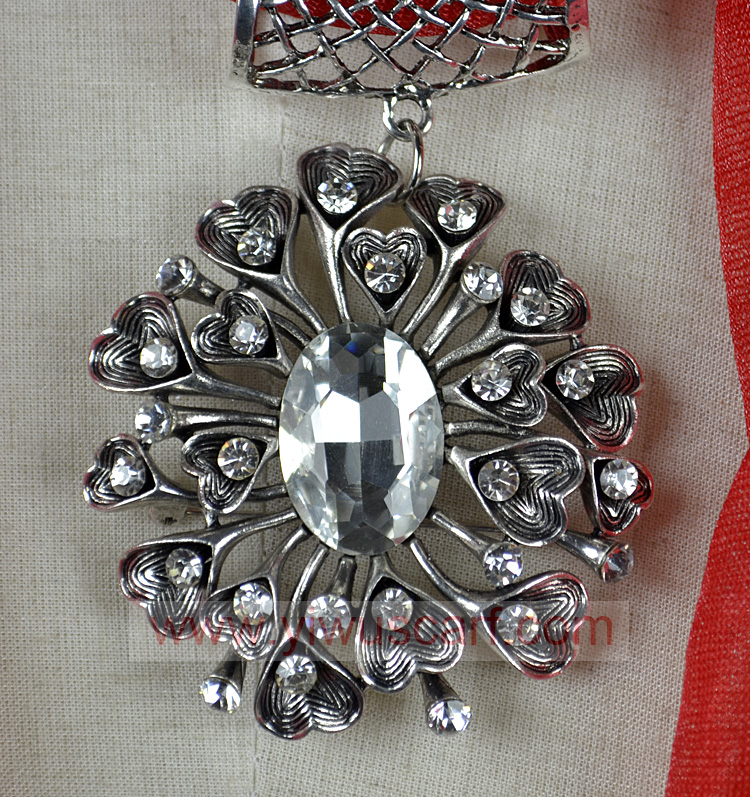 Alloy rhinestones pendant scarf