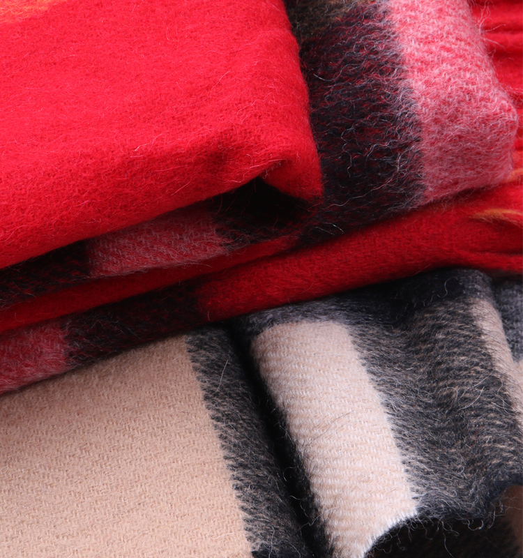 Women's 100% plaid wool scarf