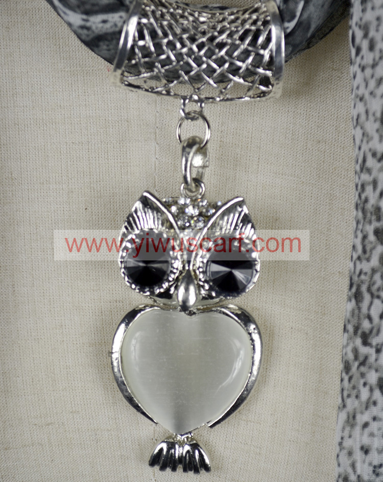 Serpentine pendant jewelry scarf wholesale