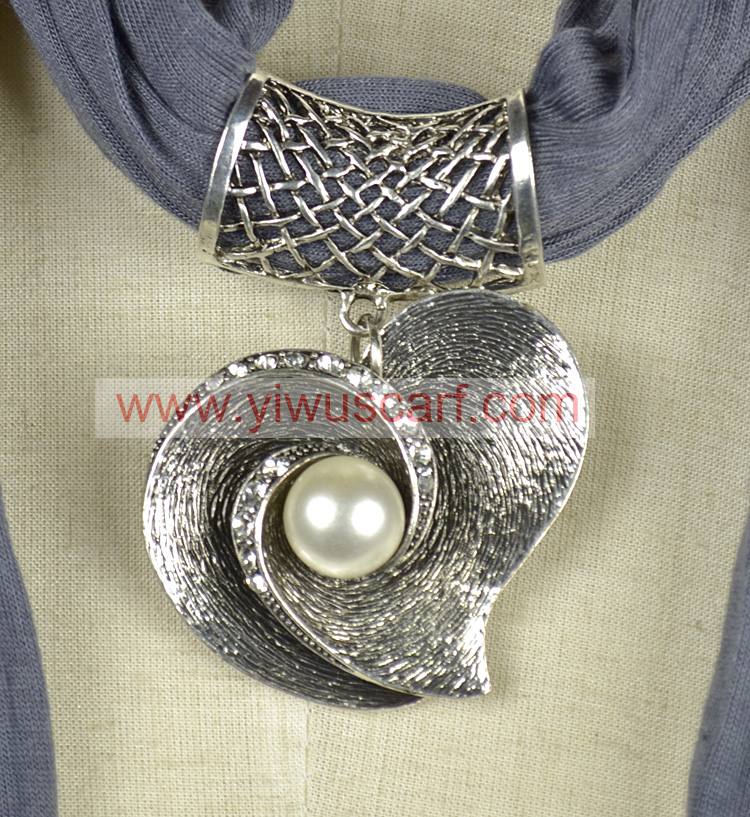 Pendant jewelry for scarf