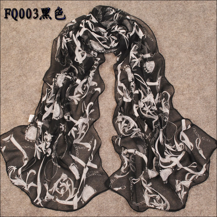 The cheap chain scarf