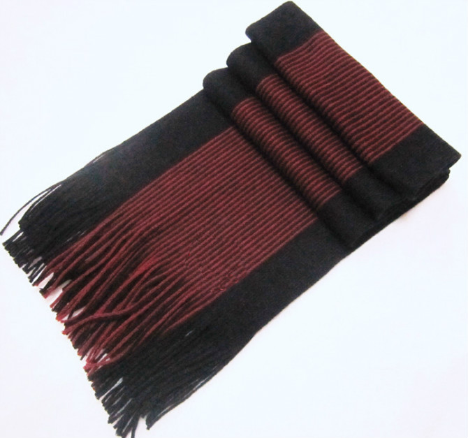 Knitted wool scarf men
