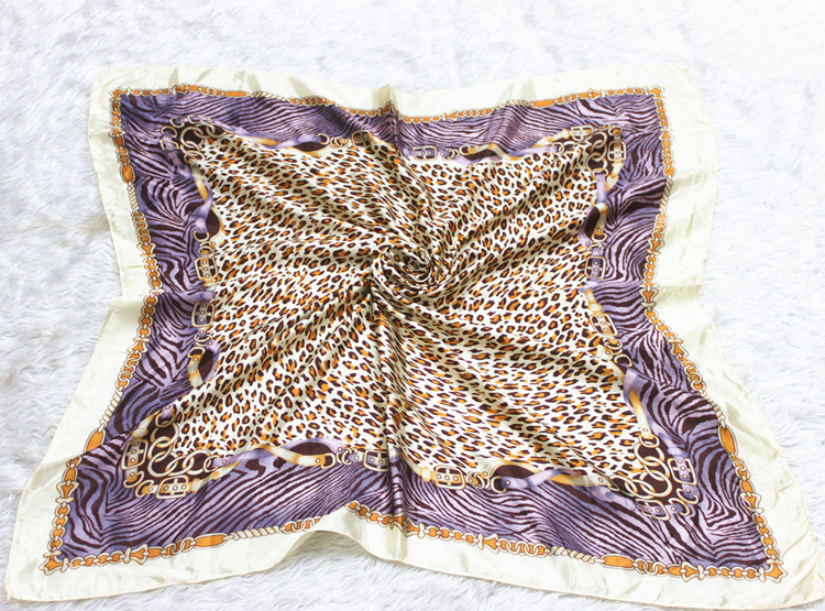 Silk scarf leopard print