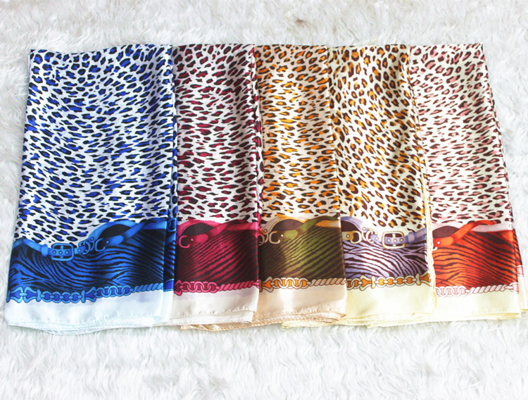 Silk scarf leopard print