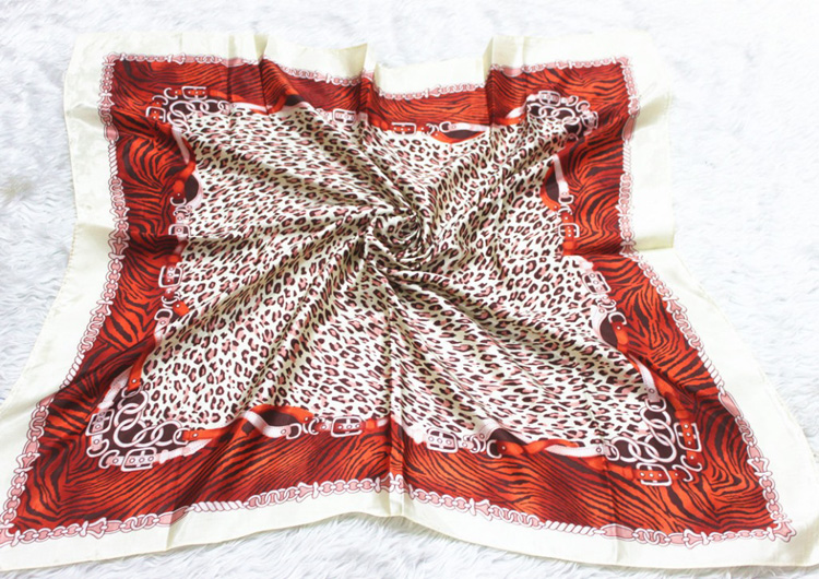 Silk scarf leopard print