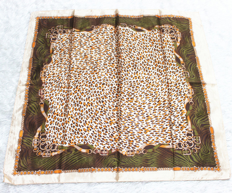 Silk scarf leopard print