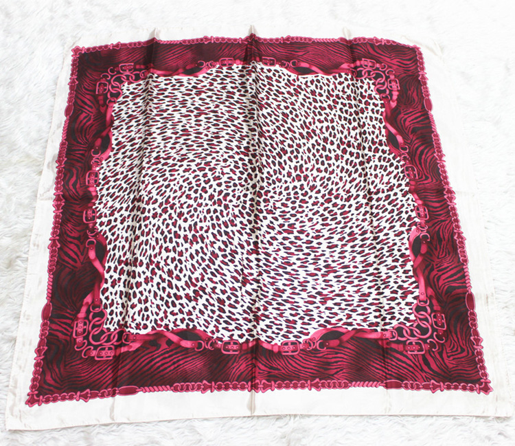 Silk scarf leopard print