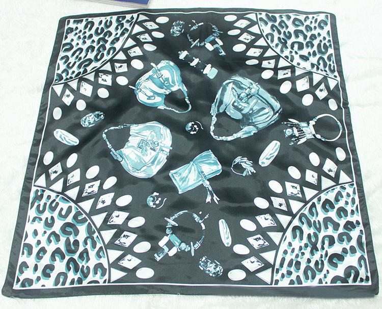Fashionable women silk scarves