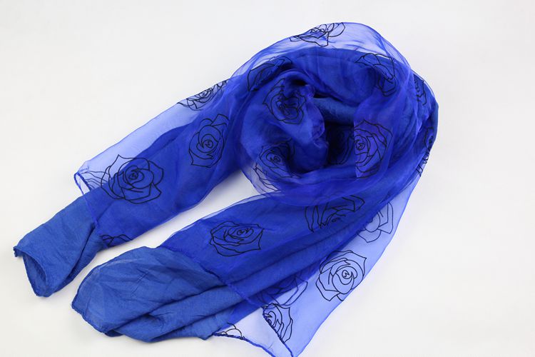 Women rose patterned scarves thin section