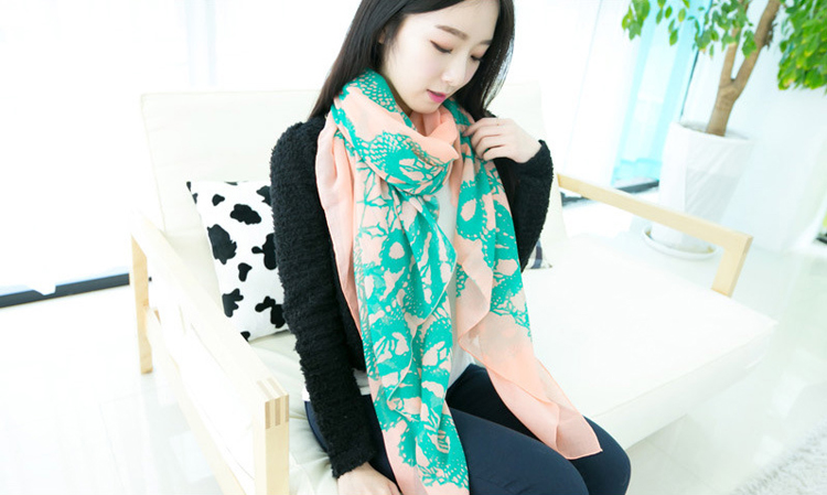 Small floral thin section summer scarf 