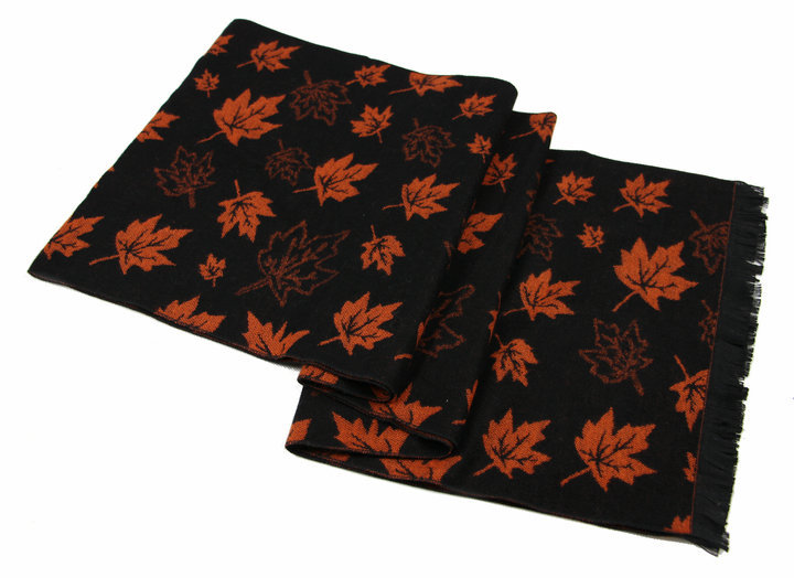 Jacquard patterned cotton scarves 