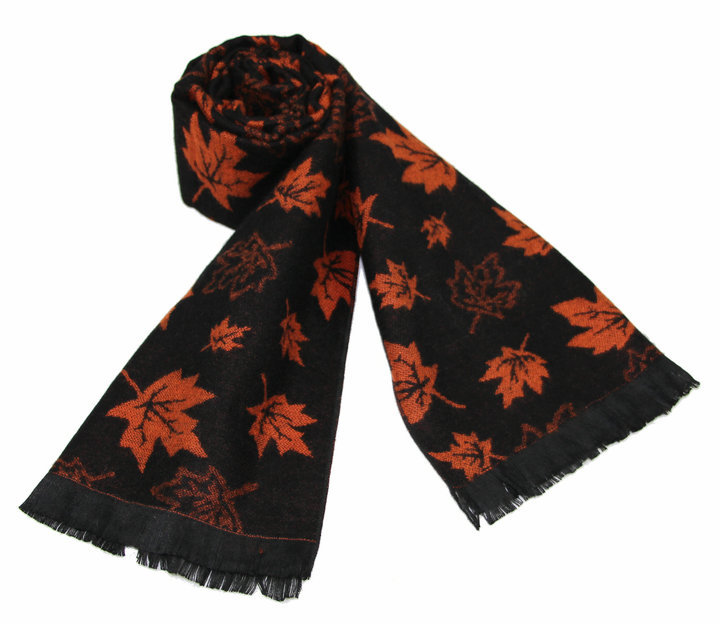 Jacquard patterned cotton scarves 