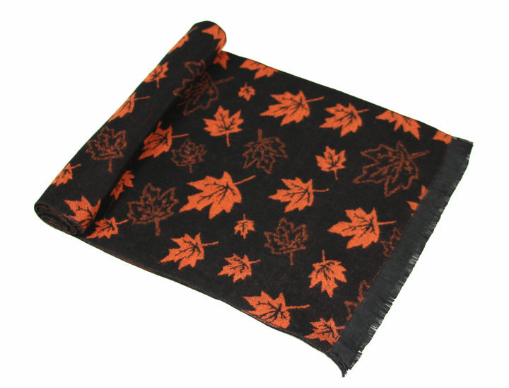 Jacquard patterned cotton scarves 