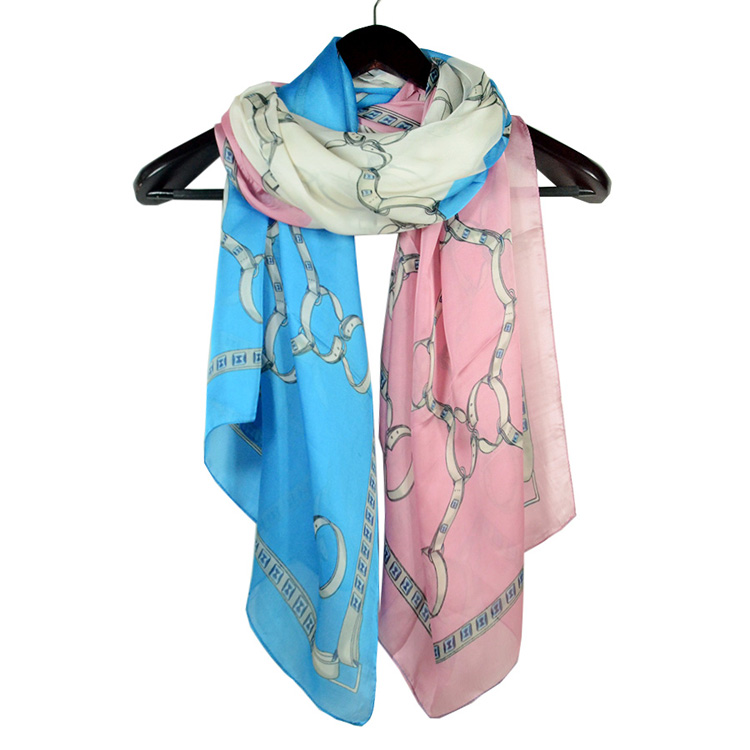 Women silk scarf tying