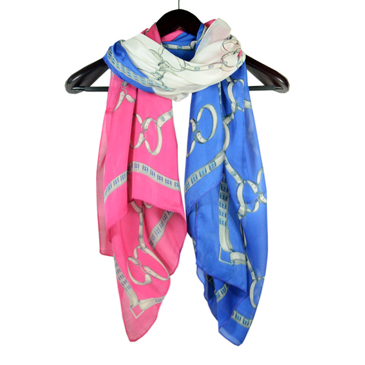 Women silk scarf tying