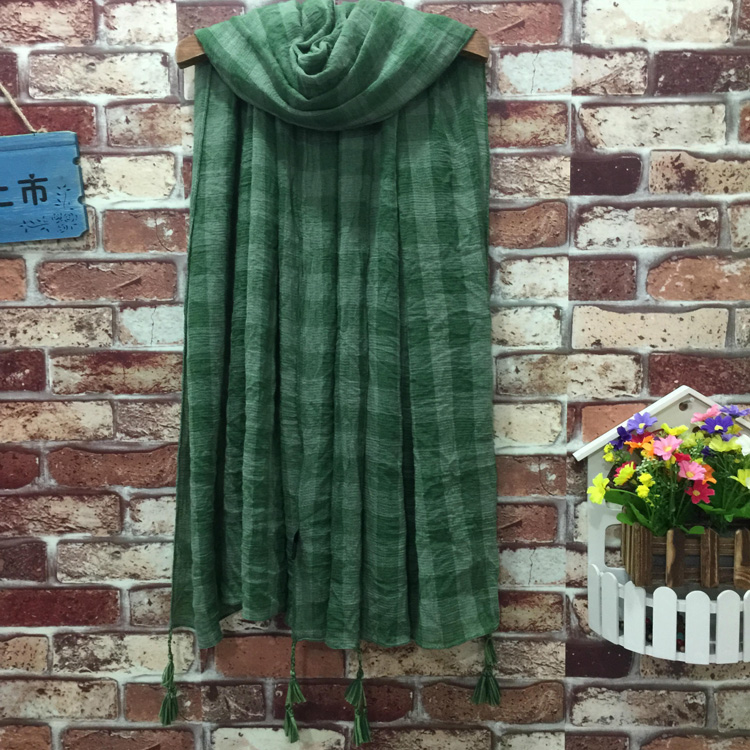 Wholesale fashion knitted scarf with fringe