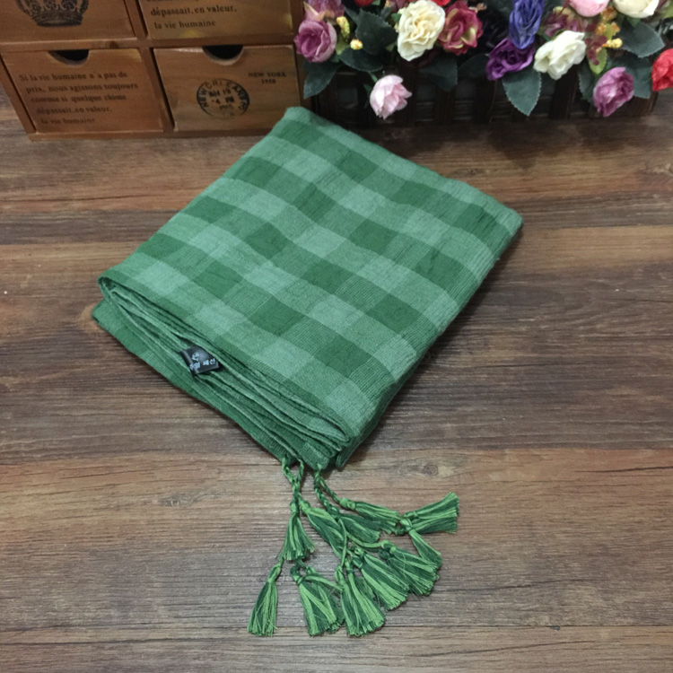 Wholesale fashion knitted scarf with fringe