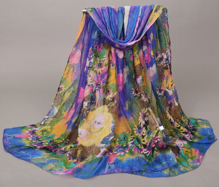 Rose printed viscose scarf