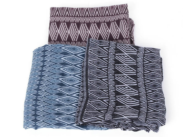 Geometric chaos viscose oblong scarf