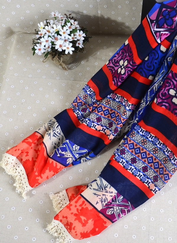 Cotton scarves with tassels